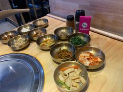 十道正宗韩国小菜-金顺韩式烤肉·网红烤肉店(广利路店)