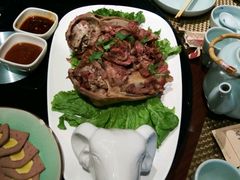 -东口码头·烧鸽子·鱼头泡饼·地方菜(金鹰悦城店)