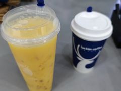 -瑞幸咖啡(蔚蓝国际店)