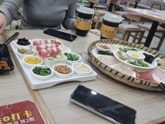 -花馬肆.云南过桥米线(汉神购物广场现场熬汤店)