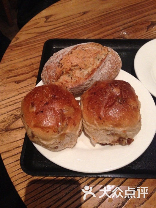 baker&spice沃歌斯(嘉里城广场店)葡萄干香橙面包图片 - 第1张