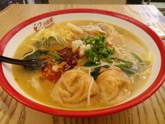 -小蛮椒麻辣烫·麻辣拌(青浦宝龙店)