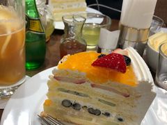 水果千层蛋糕-HARBS(渋谷ヒカリエ シンクス店)