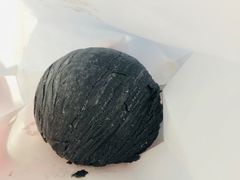 乌豆沙蛋黄酥-陶陶居饼家(惠福东路店)