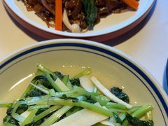 -八府香鸭·啫啫煲(华山路店)