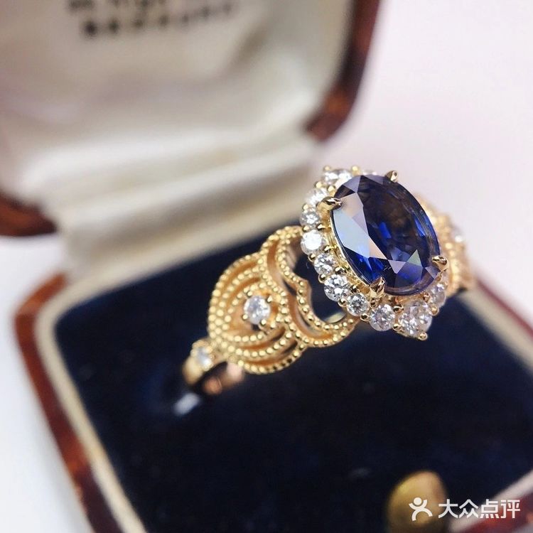 复古款蓝宝石戒指💍