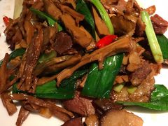 腊肉炒笋-黑鸡小馆(金源店)