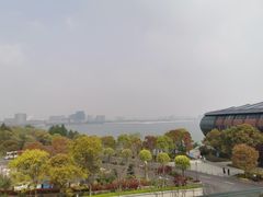 -上海滴水湖皇冠假日酒店