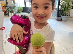 -Fridi Patisserie Cafe