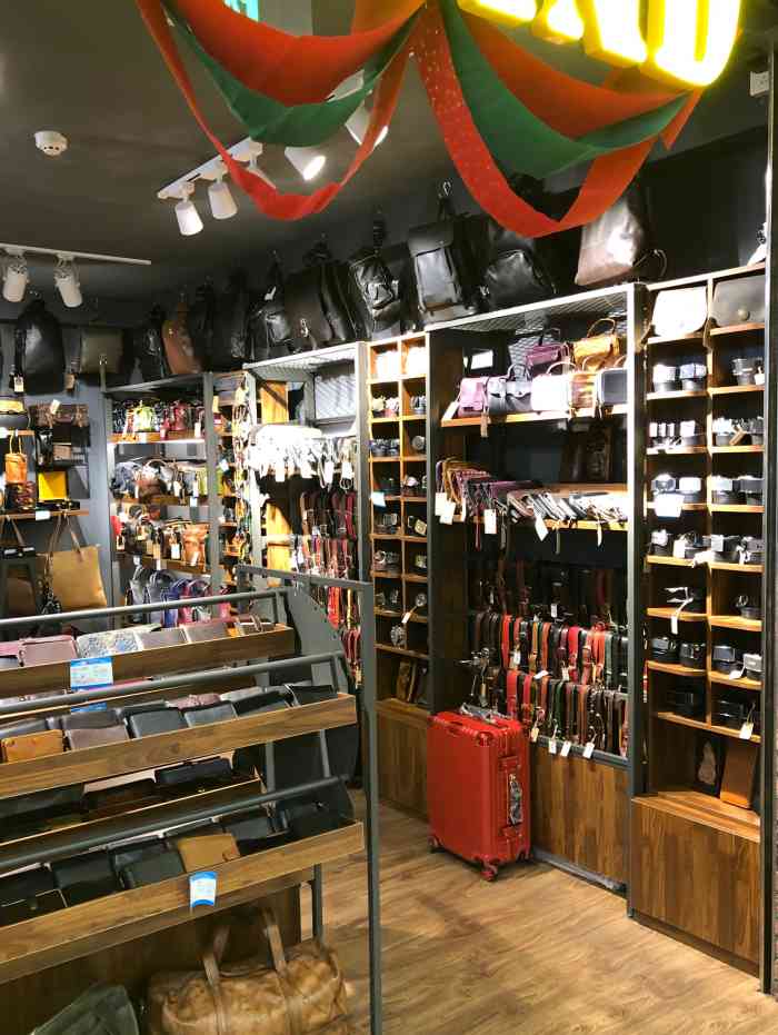 梵风手工皮具(活力城店)-"在活力城溜达无意间看到的小店 一下子就被.