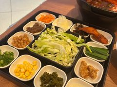 -花馬肆.云南过桥米线(汉神购物广场现场熬汤店)