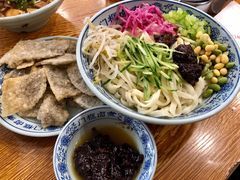 老北京炸酱面-门框胡同百年卤煮(新街口店)