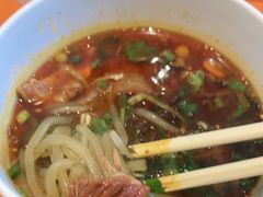 牛肉酸辣粉-吉品合酥脆烤饼(太平洋森活天地店)