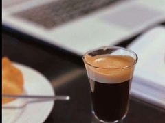 燕麦牛奶拿铁-Seesaw Coffee(上生新所店)