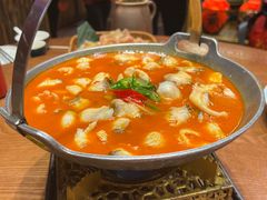 -老滇山寨•云南特色菜•地方菜•民族风情歌舞表演(金碧店)