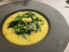 豌豆黄浸豌豆尖-半山腰·云南菜(侨福芳草地店)