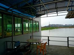 -辉记虾塘海鲜农庄
