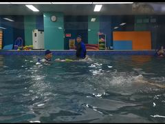 -Swim斯卫姆国际儿童游泳中心(红博中央公园店)