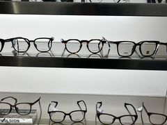 -视野联行眼镜·蔡司·尼康战略合作店(城西银泰店)