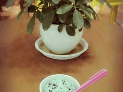 -新华里咖啡书吧(新华书店小寨店)