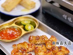 -何妹湿辣牛肉·粤式烧烤砂煲(桂雅路店)