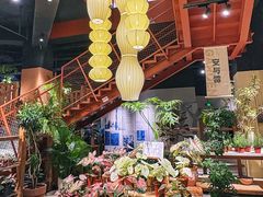 -瑞虹新天地月亮湾