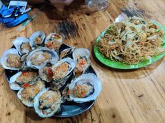 -蚝哥花姐湛江烤生蚝(美丽湾市场店)