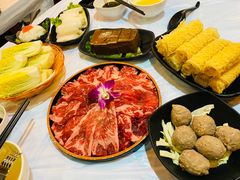 -鲜入围煮花胶鸡海鲜火锅