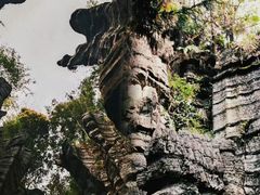 -梭布垭石林景区