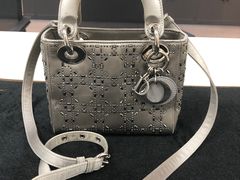 -用真奢侈品名表名包回收中心(朝阳万达店)