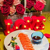 🌈和对象在这里过纪念日，一整个被浪漫哭