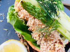 炸海鲈鱼三明治-BOR Eatery(安福路店)