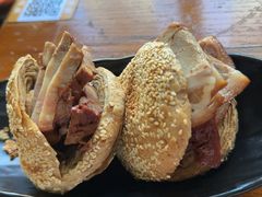-老天桥酱肉烧饼夹肘子(天桥店)