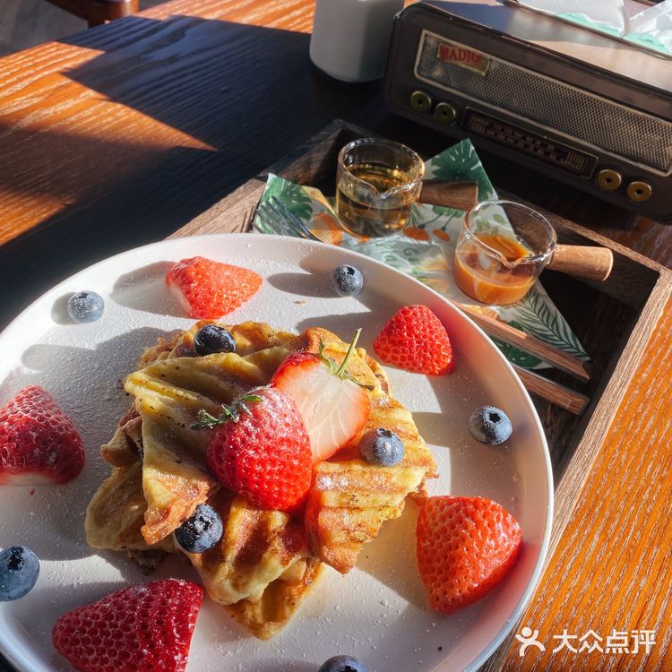 烟台探店|高颜值咖啡厅➕甜品巨棒!