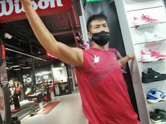 -YONEX苗江运动城(源深店)