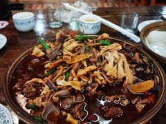 -一品红烧鸭特色川菜(三岔湖店)