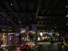 大堂-胡桃里音乐餐厅(陶溪川店)(川湘赣菜·世界百大酒庄直供红酒·音乐表演)