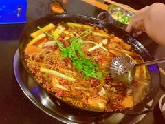 -鸿顺老铁锅美蛙鱼府(解放碑店)
