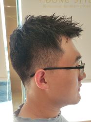 -一東造型烫发染发