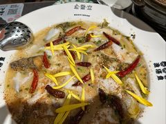 老坛酸菜鲈鱼-渔语鱼新川菜Bistro(万象天地店)