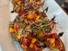 蒜香面包配番茄莎莎-SONGUOLIFE松果咖啡(七莘路店)