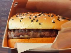 安格斯Max厚牛芝士堡-麦当劳(新洲南路店)