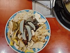 -菌之家·专业纯野生菌火锅·特色炒菌
