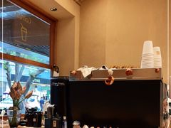 -天井·丑面包搭咖啡