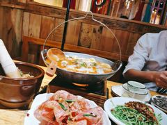 -老滇山寨•云南特色菜•地方菜•民族风情歌舞表演(金碧店)