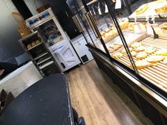 面包甜点陈列柜-米洛克欧洲蛋糕(西南路店)