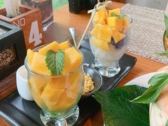 -Chom Cafe and Restaurant