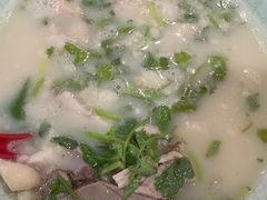 -吕记清真美食城(永兴服装街店)