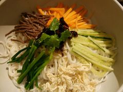 鸡丝凉米线-云海肴·汽锅鸡·云南菜(天山百盛优客店)