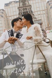 -现代经典婚纱摄影